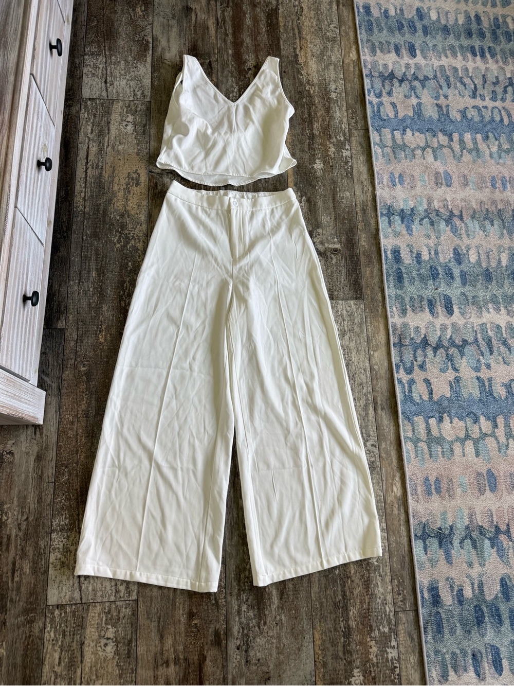 2 for $20 sale: Shein ivory 2 piece outfit - wide leg pants drapey cropped tank